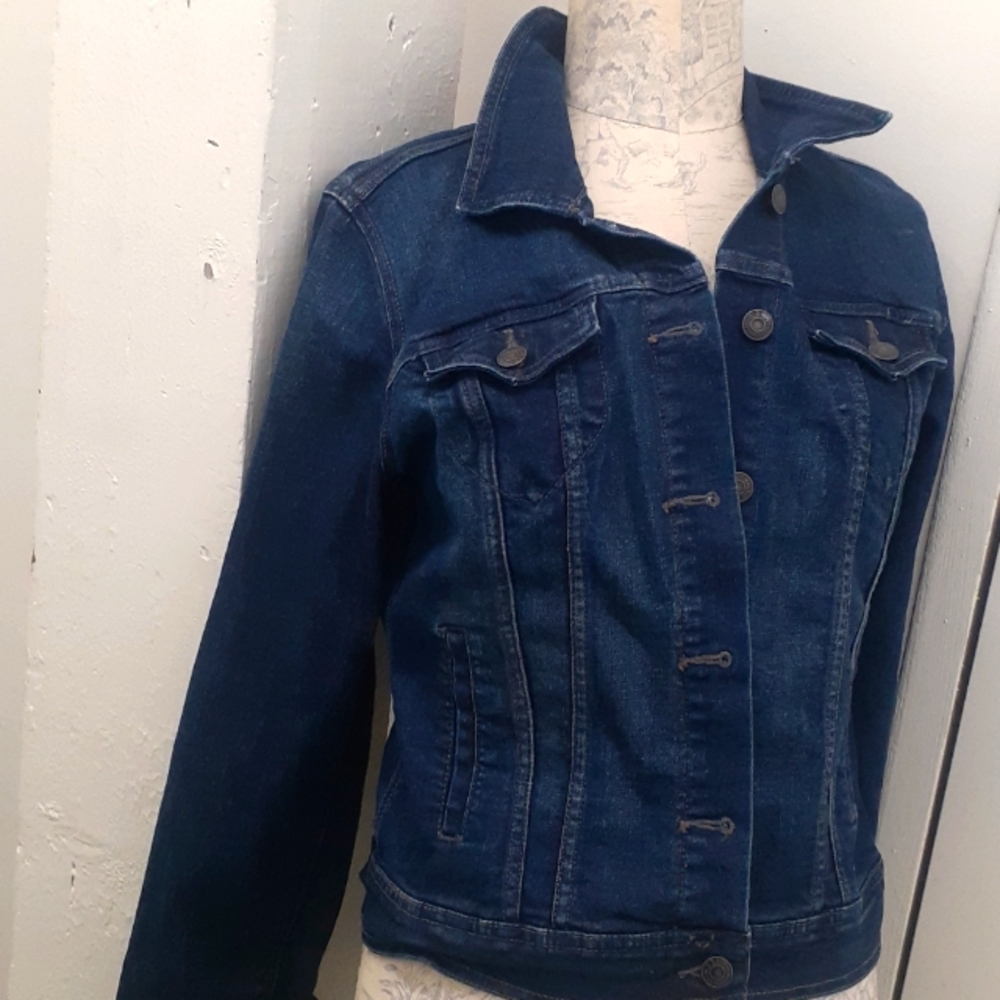 Old Navy classic Denim Jacket In Dark WORN Wash Sz M - Picture 1 of 9